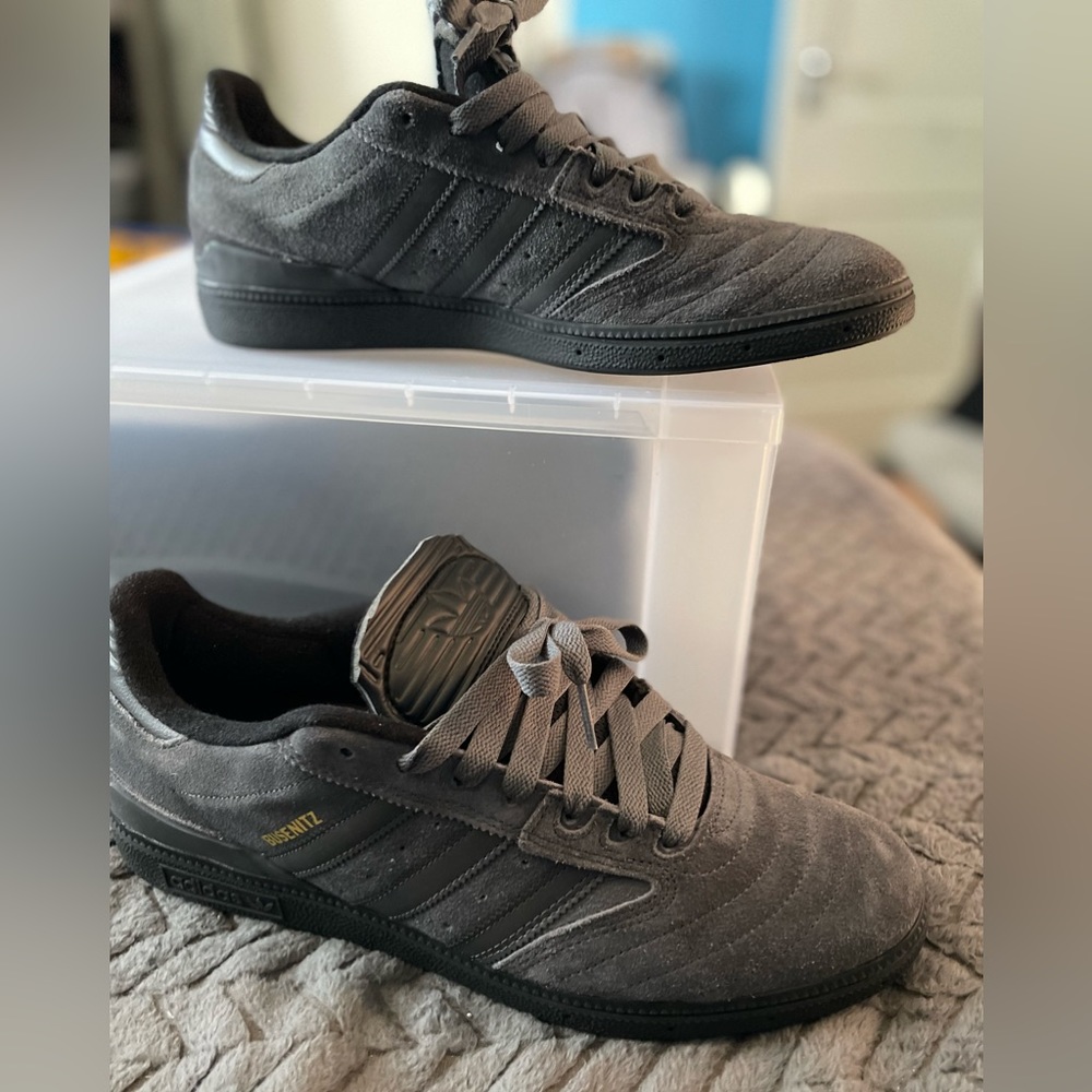 NEW! Adidas Original Busenitz Vintage Mens
Suede Shoes Black Gray